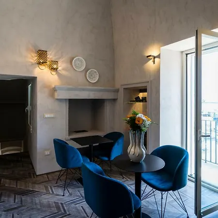 Al Console Luxury 4*