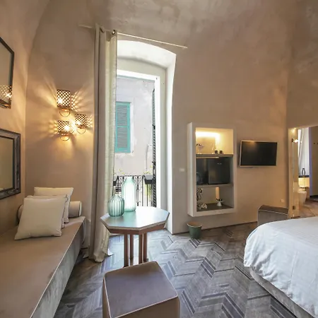 Al Console Luxury 4*